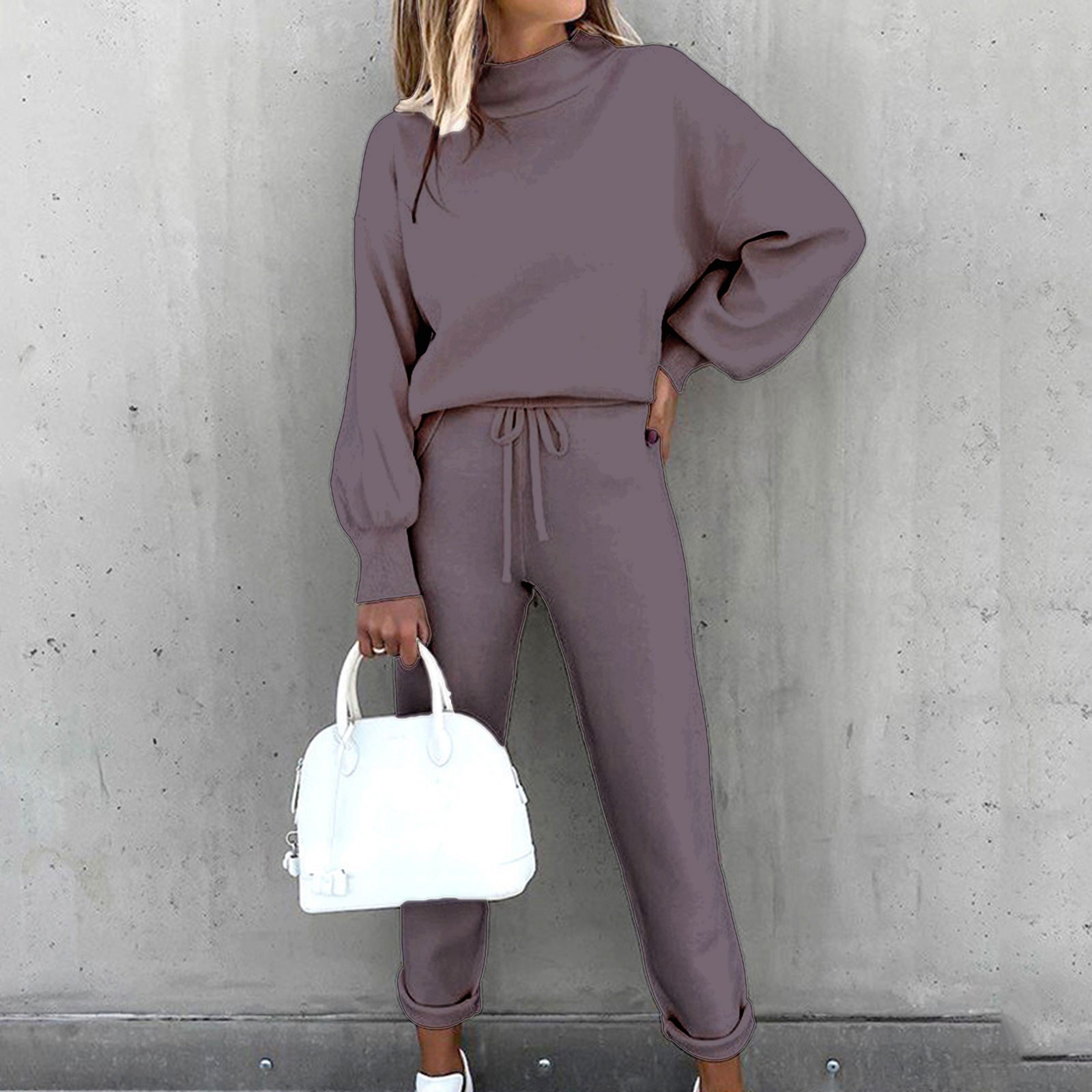 thumbnail image 2 of Traje pantalón de felpa para mujer: blusa con capucha, diseño con bolsillos, poliéster, conjunto informal liso, 2 of 8